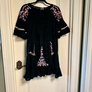 FREE PEOPLE EMBROIDERED BABYDOLL “PAVLO” DRESS SIZE XS